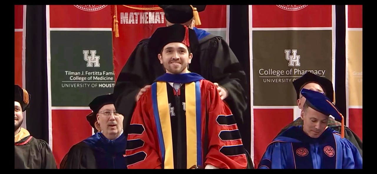 Congrats to Dr. Juan Pablo Vargas Ramos who received his PhD at the May 2024 UH commencement ceremony.